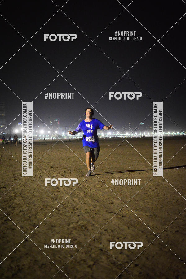 Buy your photos of the eventJovem Pan Night Run Santos on Fotop