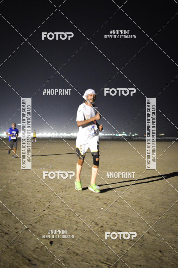 Buy your photos of the eventJovem Pan Night Run Santos on Fotop