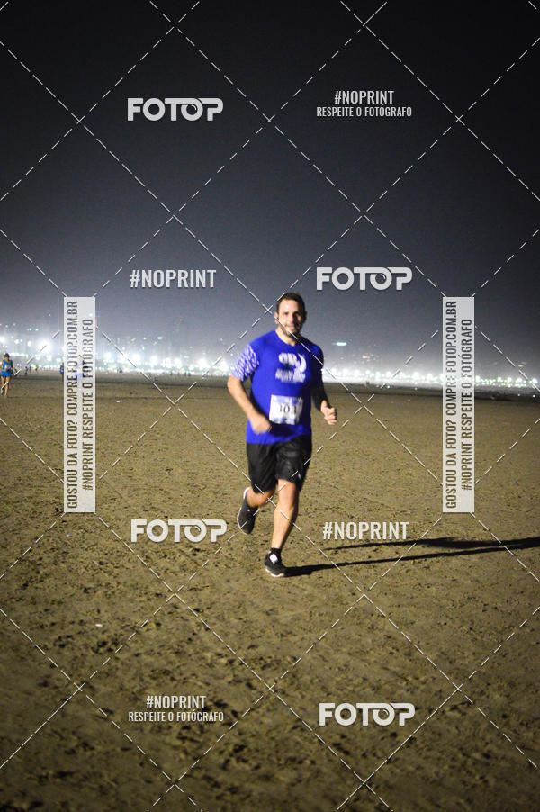 Buy your photos of the eventJovem Pan Night Run Santos on Fotop