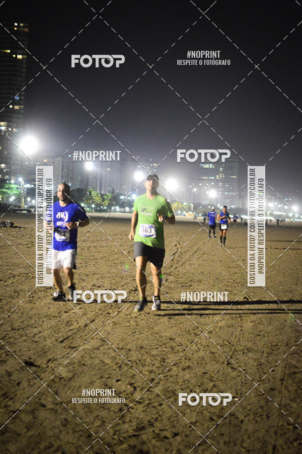 Buy your photos of the eventJovem Pan Night Run Santos on Fotop