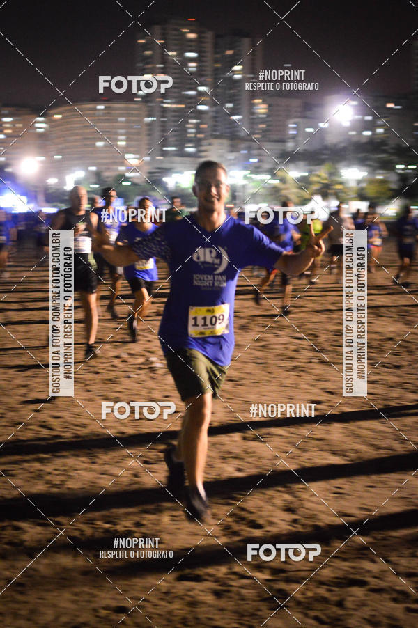 Buy your photos of the eventJovem Pan Night Run Santos on Fotop