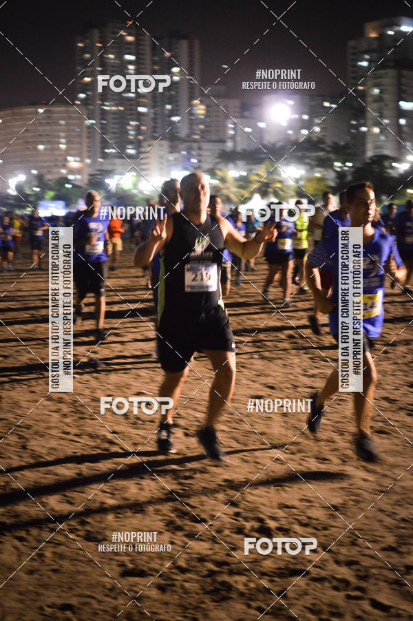 Buy your photos of the eventJovem Pan Night Run Santos on Fotop