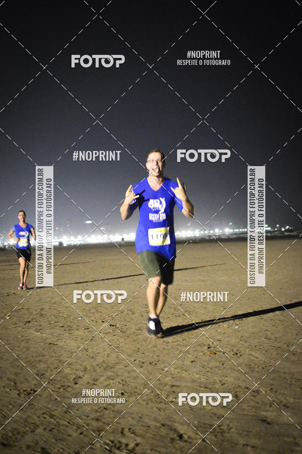 Buy your photos of the eventJovem Pan Night Run Santos on Fotop
