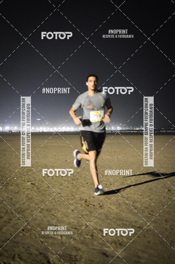 Buy your photos of the eventJovem Pan Night Run Santos on Fotop