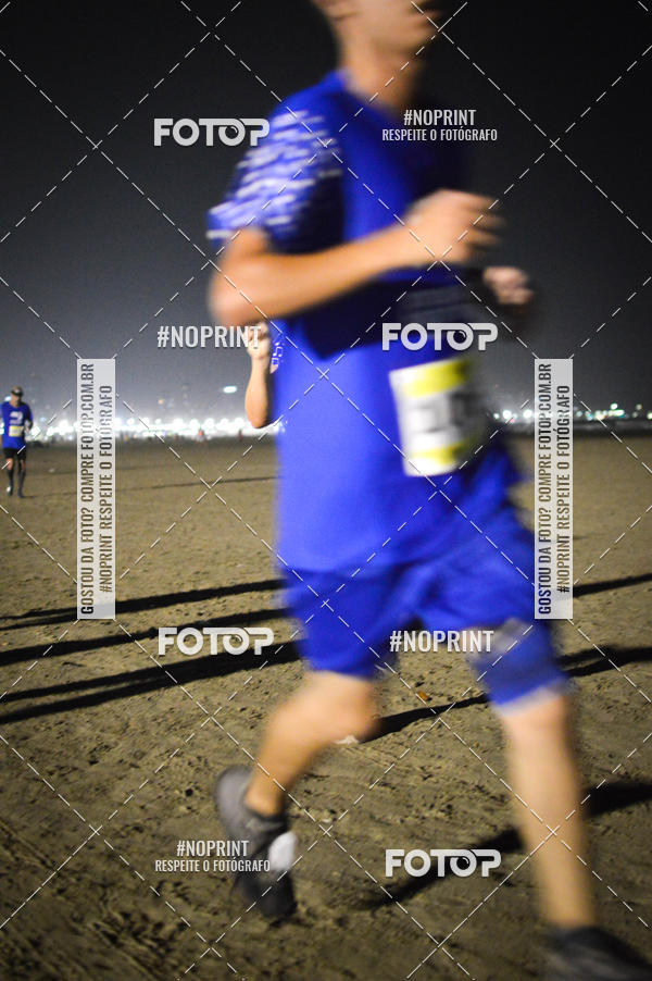 Buy your photos of the eventJovem Pan Night Run Santos on Fotop