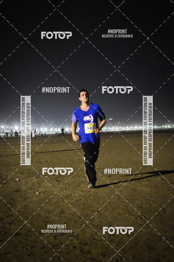 Buy your photos of the eventJovem Pan Night Run Santos on Fotop