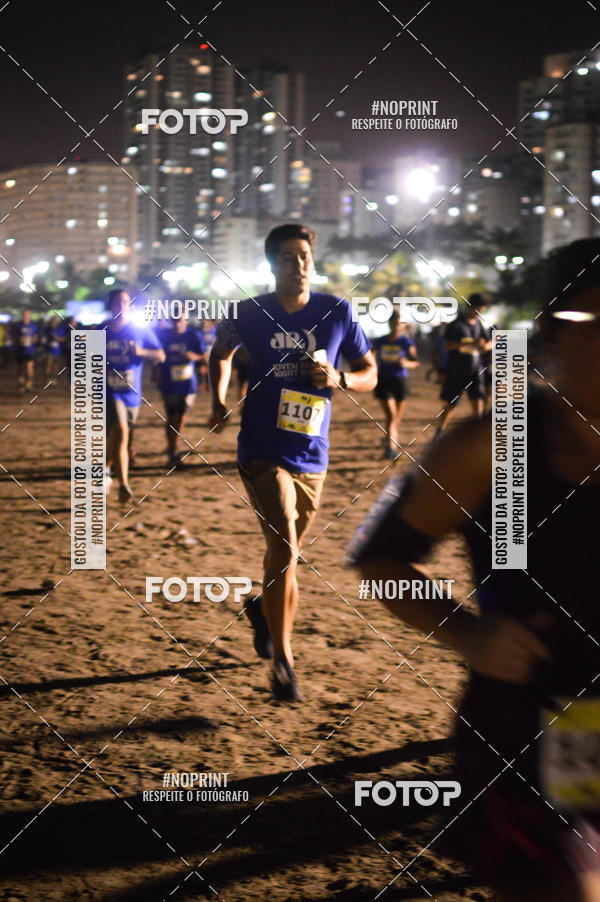 Buy your photos of the eventJovem Pan Night Run Santos on Fotop