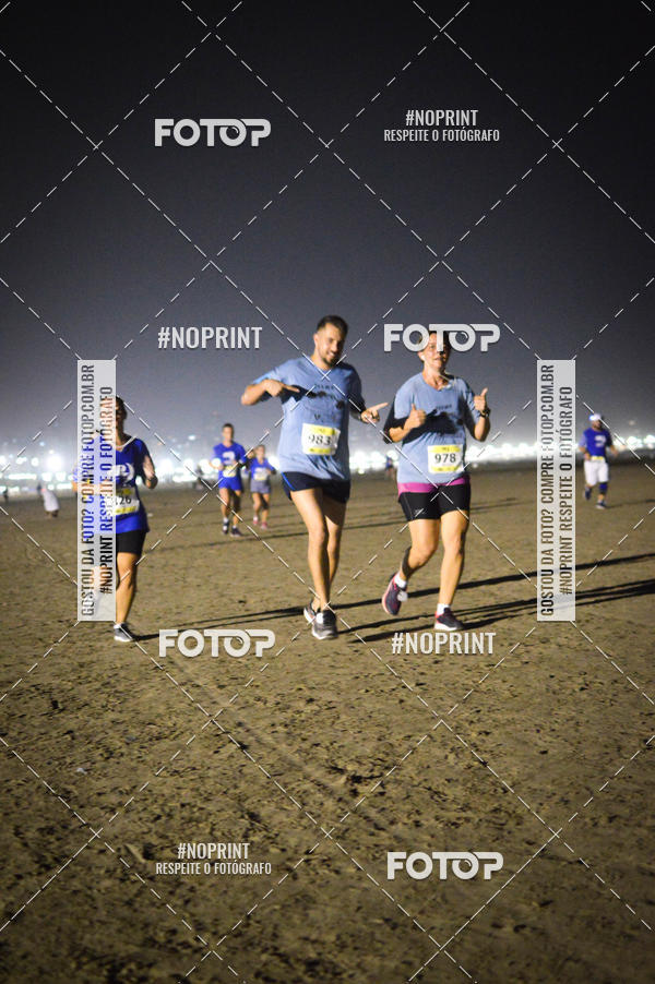 Buy your photos of the eventJovem Pan Night Run Santos on Fotop