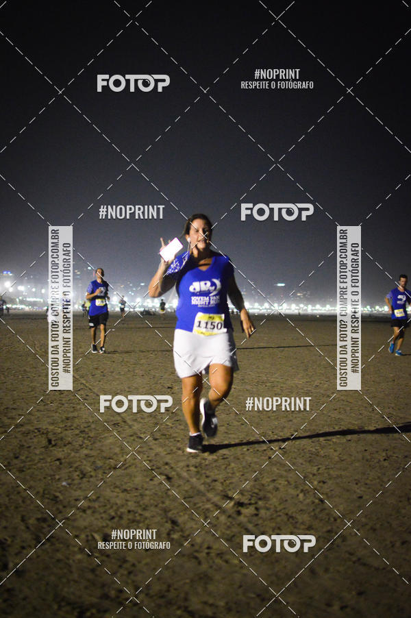 Buy your photos of the eventJovem Pan Night Run Santos on Fotop