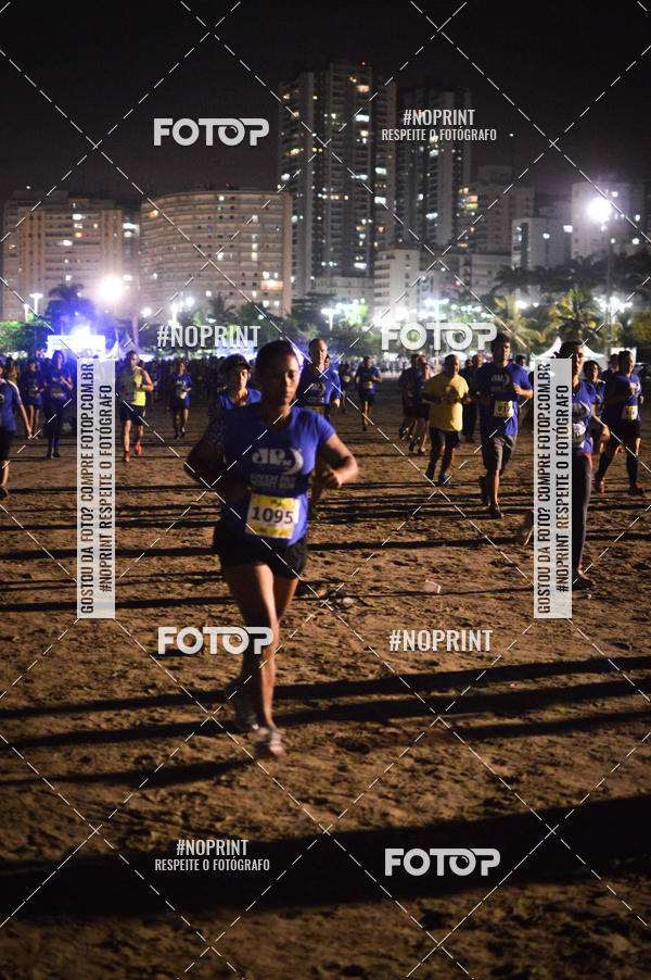 Buy your photos of the eventJovem Pan Night Run Santos on Fotop
