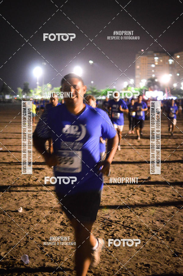 Buy your photos of the eventJovem Pan Night Run Santos on Fotop