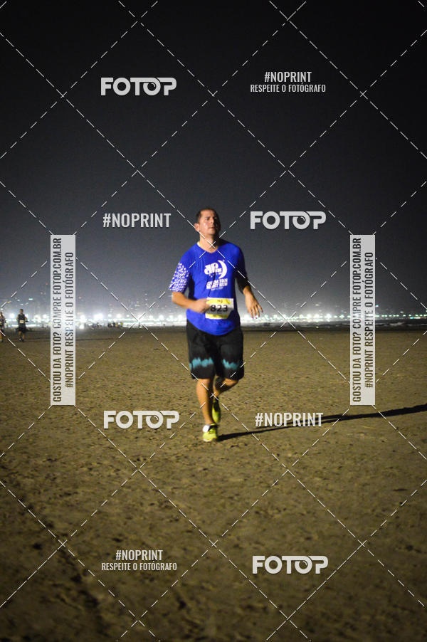 Buy your photos of the eventJovem Pan Night Run Santos on Fotop
