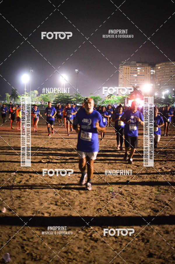 Buy your photos of the eventJovem Pan Night Run Santos on Fotop