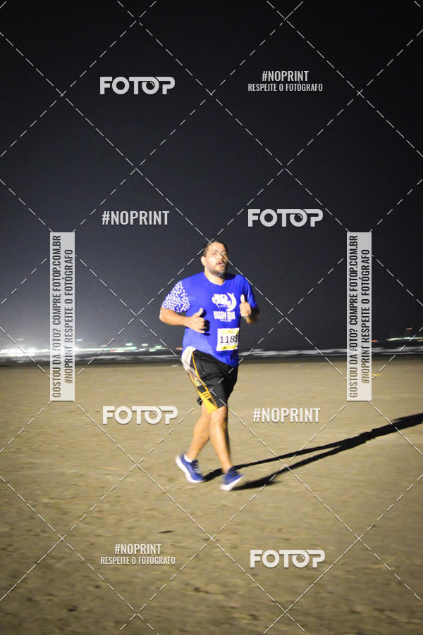 Buy your photos of the eventJovem Pan Night Run Santos on Fotop