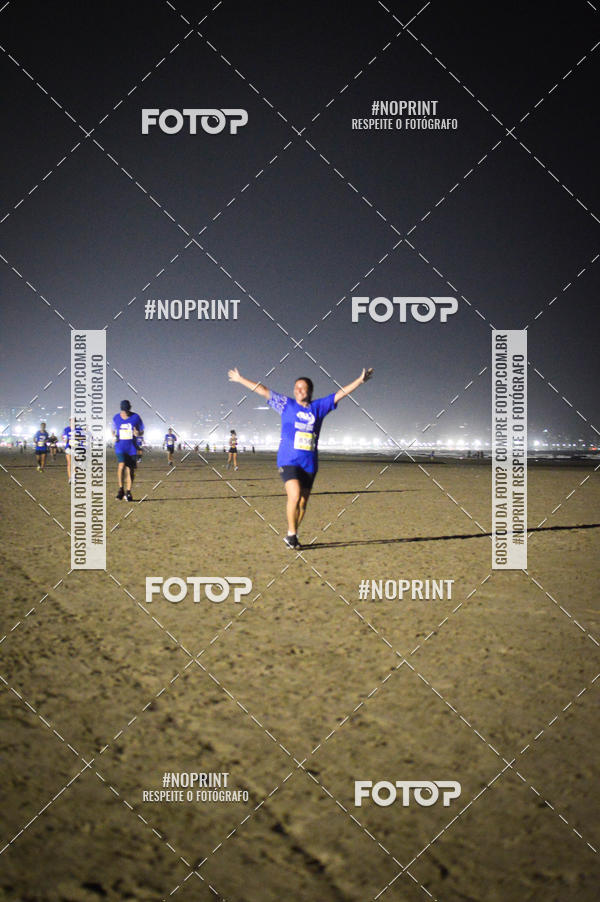 Buy your photos of the eventJovem Pan Night Run Santos on Fotop