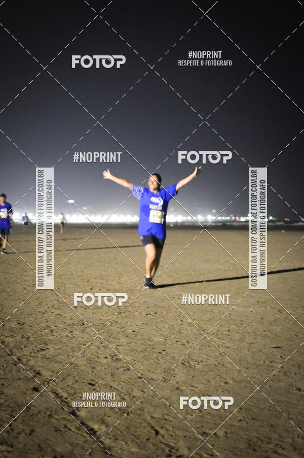 Buy your photos of the eventJovem Pan Night Run Santos on Fotop