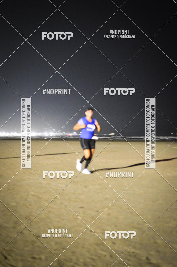 Buy your photos of the eventJovem Pan Night Run Santos on Fotop