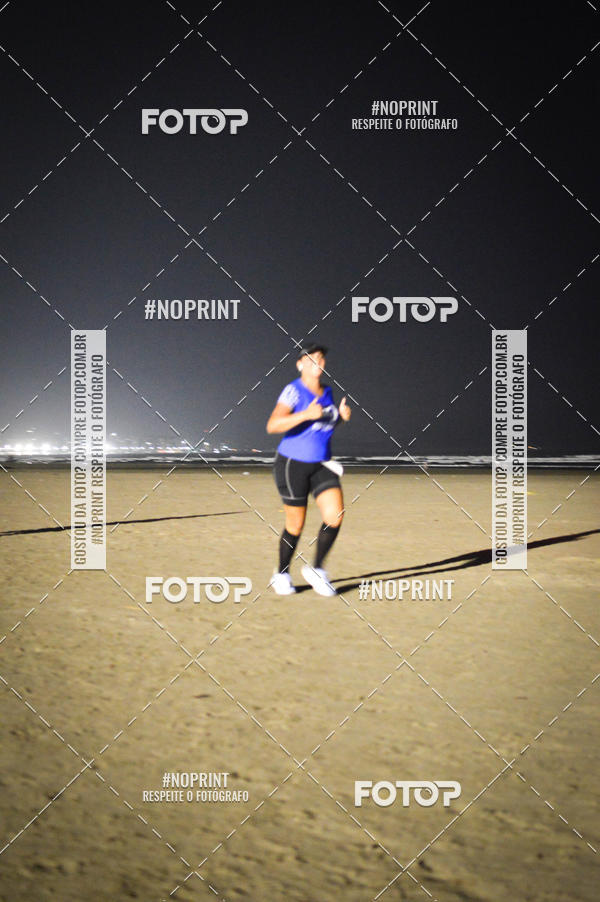 Buy your photos of the eventJovem Pan Night Run Santos on Fotop