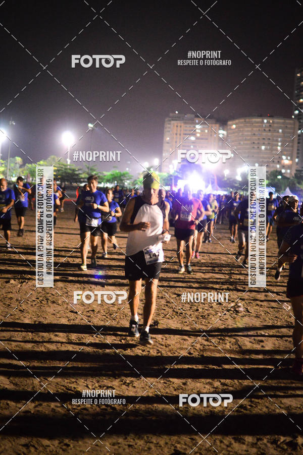 Buy your photos of the eventJovem Pan Night Run Santos on Fotop
