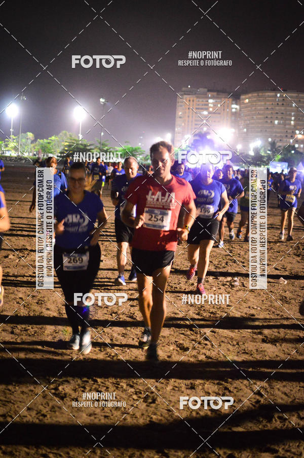 Buy your photos of the eventJovem Pan Night Run Santos on Fotop