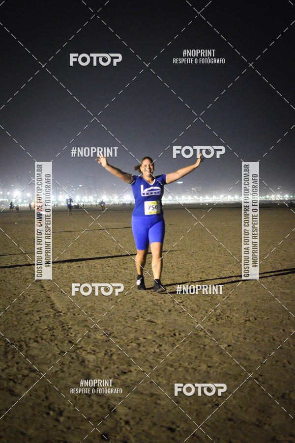 Buy your photos of the eventJovem Pan Night Run Santos on Fotop