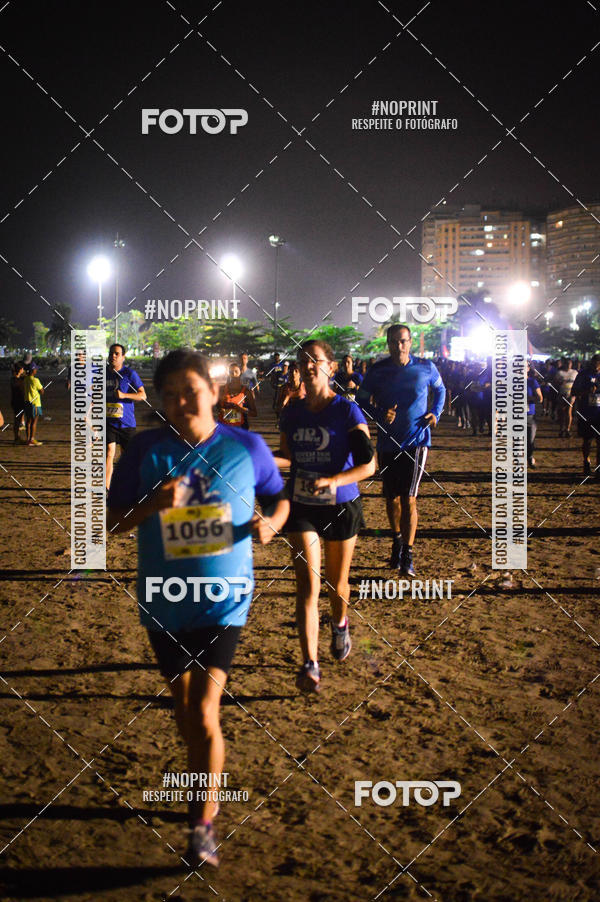Buy your photos of the eventJovem Pan Night Run Santos on Fotop