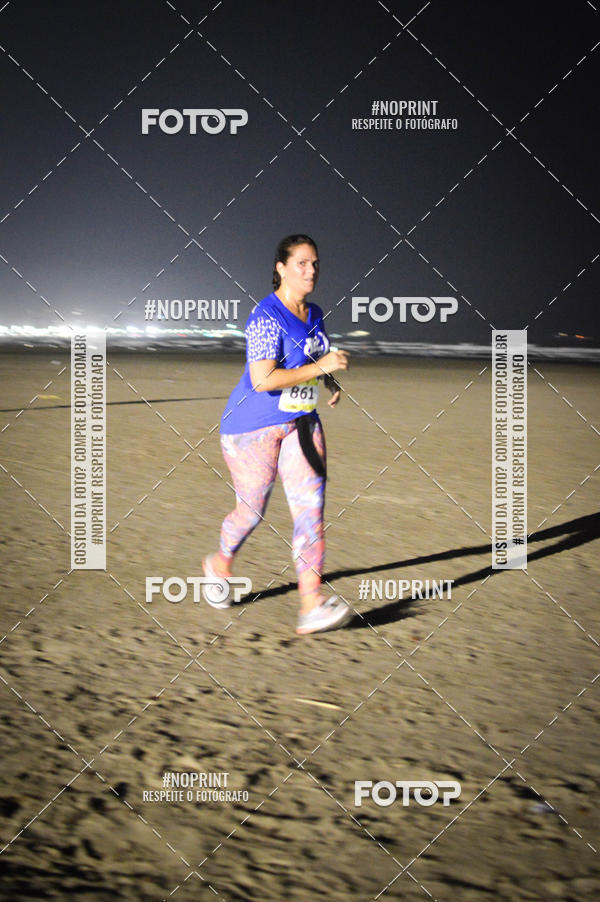 Buy your photos of the eventJovem Pan Night Run Santos on Fotop