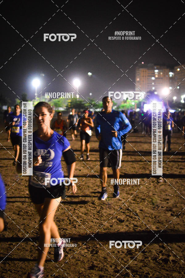 Buy your photos of the eventJovem Pan Night Run Santos on Fotop