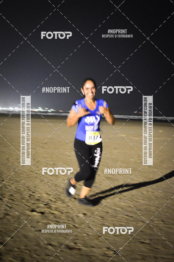 Buy your photos of the eventJovem Pan Night Run Santos on Fotop