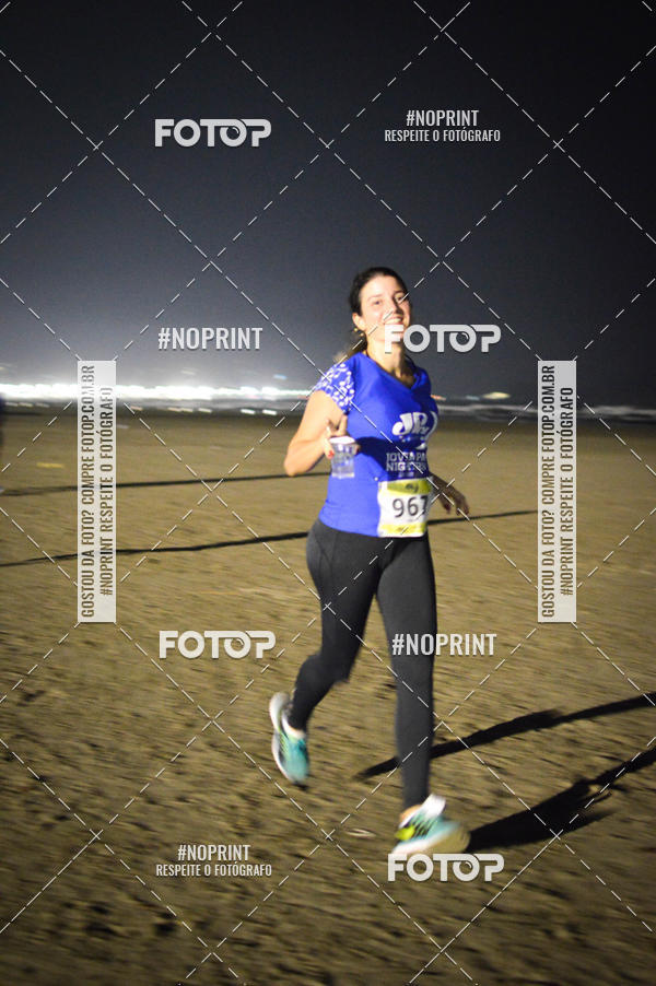 Buy your photos of the eventJovem Pan Night Run Santos on Fotop
