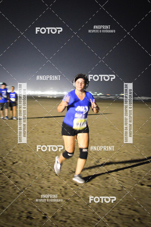 Buy your photos of the eventJovem Pan Night Run Santos on Fotop