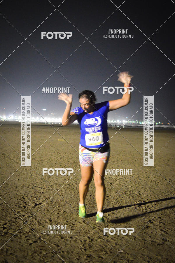 Buy your photos of the eventJovem Pan Night Run Santos on Fotop