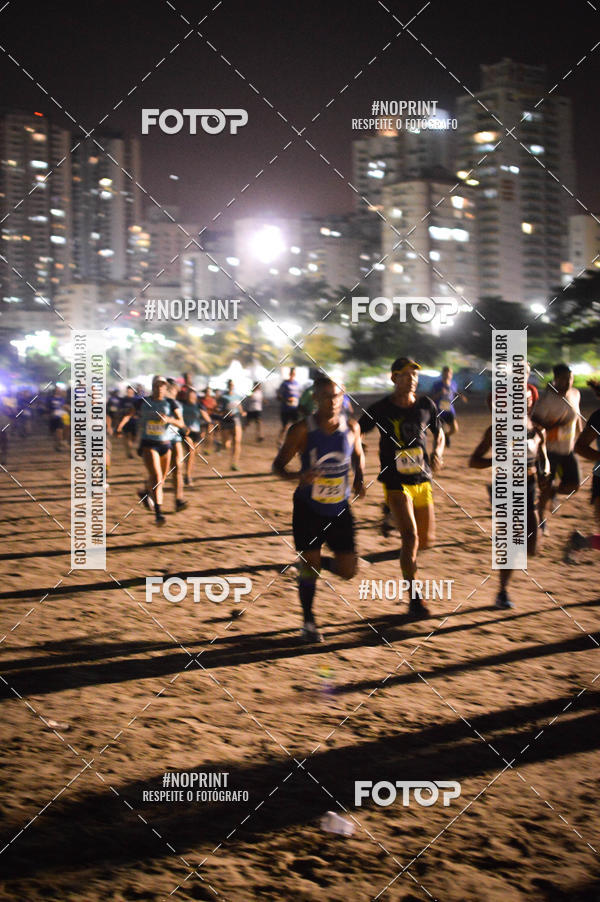 Buy your photos of the eventJovem Pan Night Run Santos on Fotop