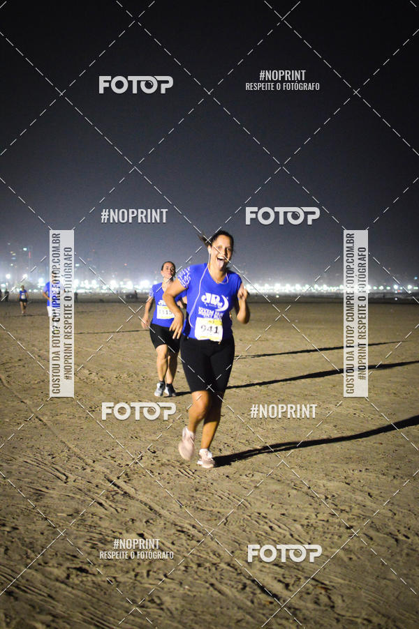 Buy your photos of the eventJovem Pan Night Run Santos on Fotop