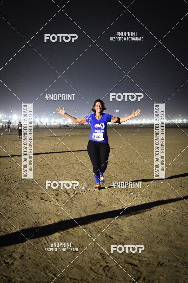 Buy your photos of the eventJovem Pan Night Run Santos on Fotop