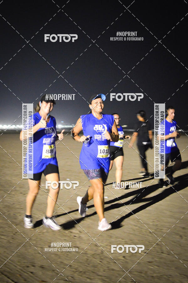 Buy your photos of the eventJovem Pan Night Run Santos on Fotop