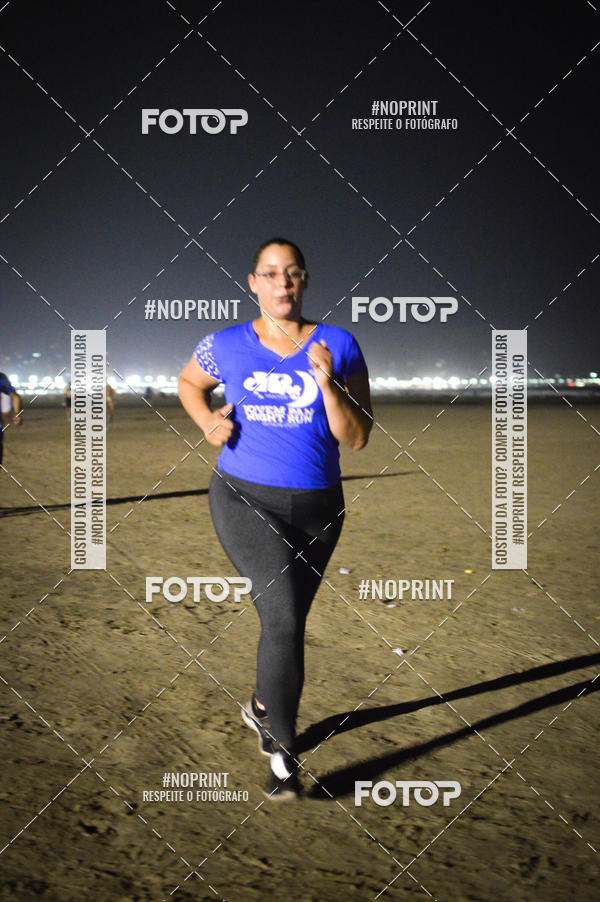 Buy your photos of the eventJovem Pan Night Run Santos on Fotop