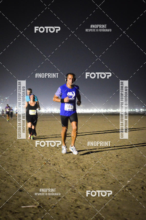 Buy your photos of the eventJovem Pan Night Run Santos on Fotop