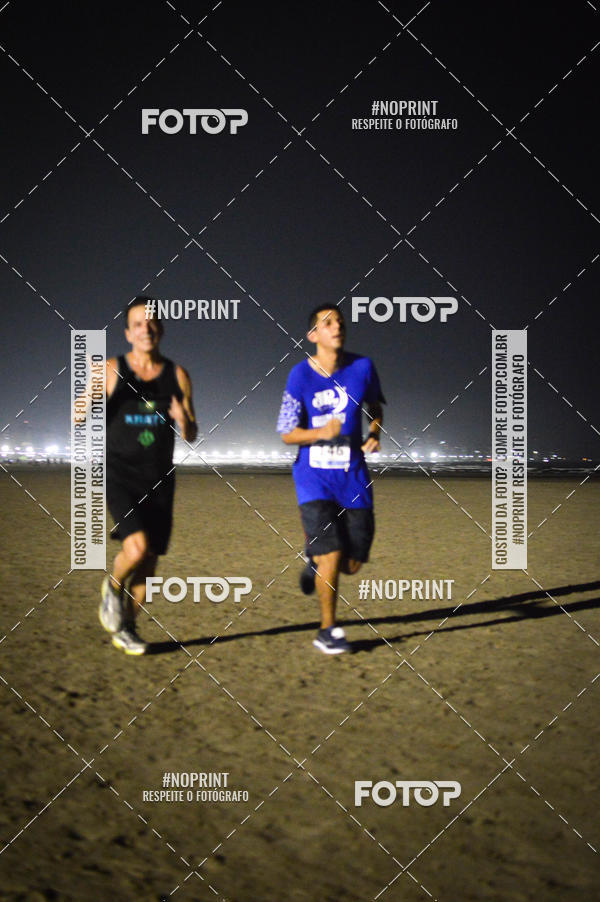 Buy your photos of the eventJovem Pan Night Run Santos on Fotop