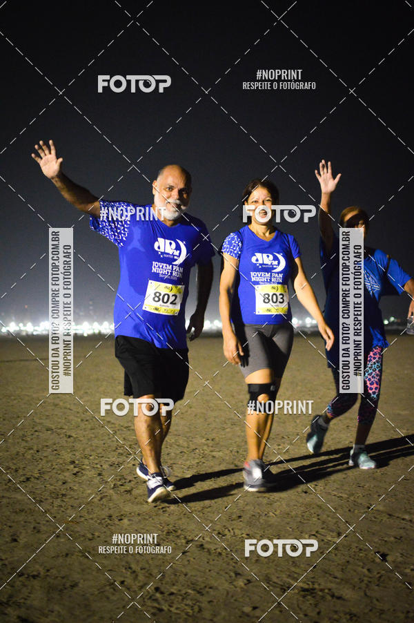 Buy your photos of the eventJovem Pan Night Run Santos on Fotop
