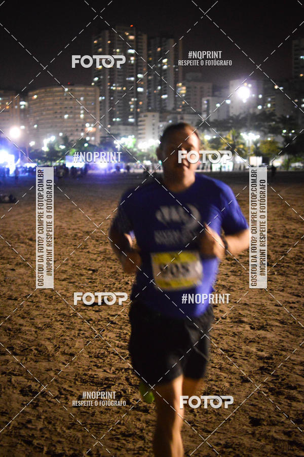 Buy your photos of the eventJovem Pan Night Run Santos on Fotop