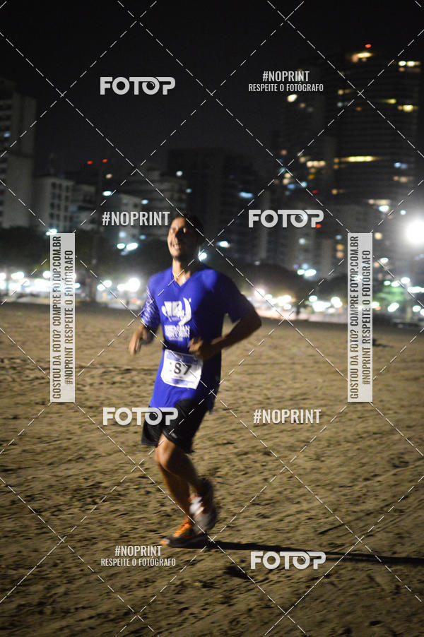 Buy your photos of the eventJovem Pan Night Run Santos on Fotop