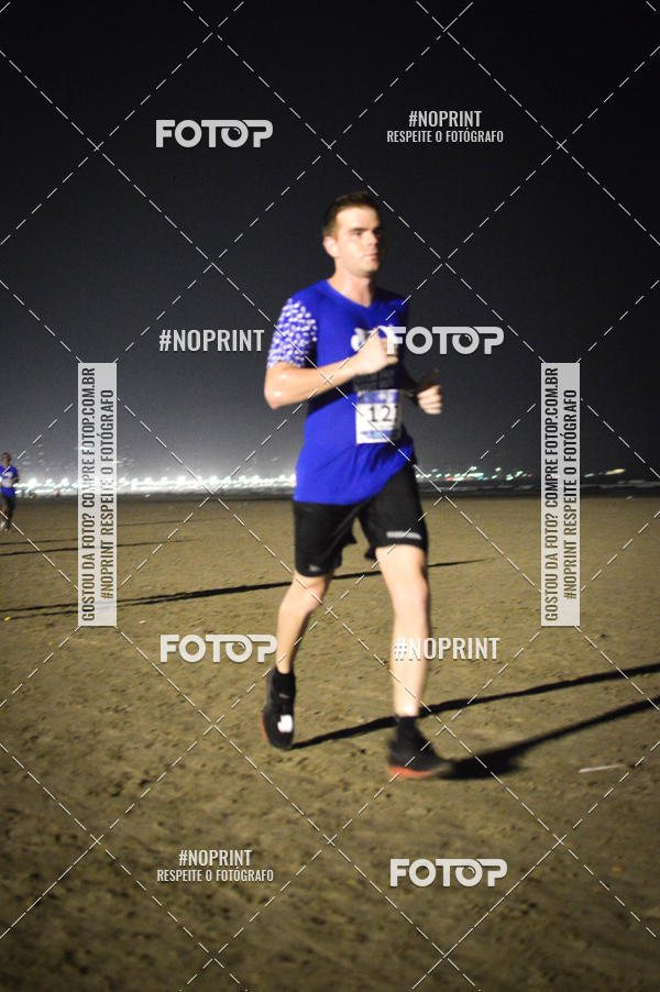 Buy your photos of the eventJovem Pan Night Run Santos on Fotop