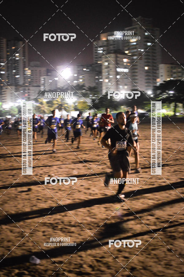Buy your photos of the eventJovem Pan Night Run Santos on Fotop