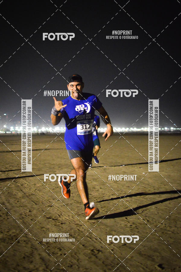Buy your photos of the eventJovem Pan Night Run Santos on Fotop