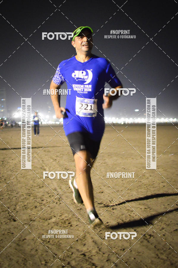 Buy your photos of the eventJovem Pan Night Run Santos on Fotop
