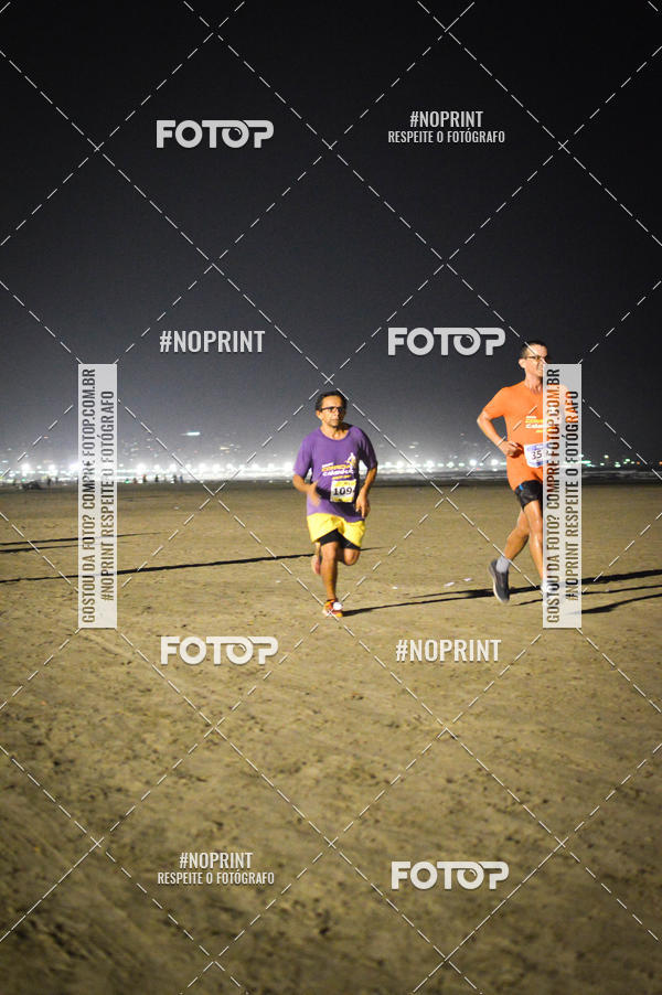 Buy your photos of the eventJovem Pan Night Run Santos on Fotop