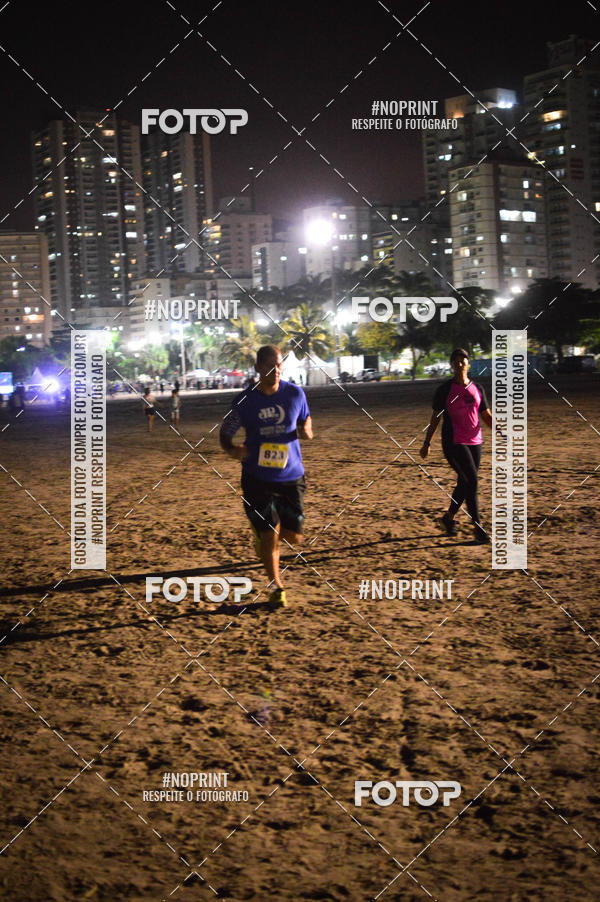 Buy your photos of the eventJovem Pan Night Run Santos on Fotop