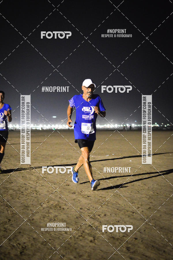 Buy your photos of the eventJovem Pan Night Run Santos on Fotop