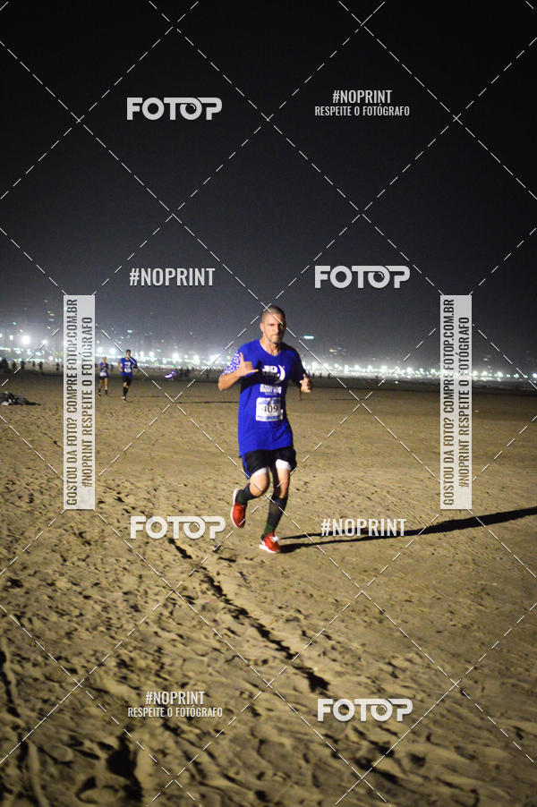 Buy your photos of the eventJovem Pan Night Run Santos on Fotop